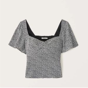 Abercrombie & Fitch Women's Twist-Front Flutter Sleeve Top XXS